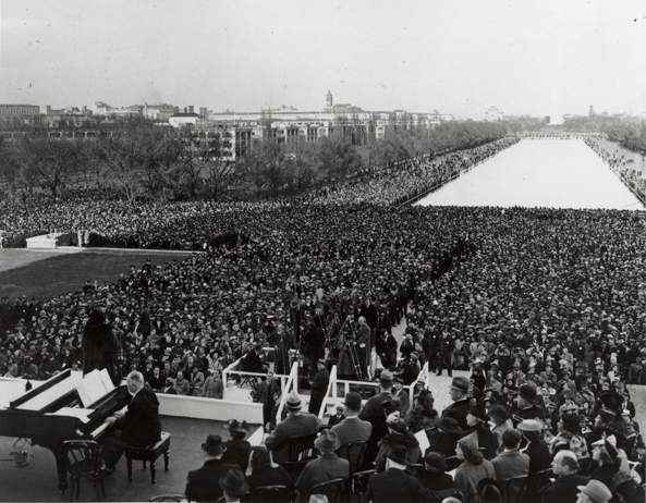 American contralto Marian Anderson performs in front of 75,000 spectators in Potomac Park. Finnish accompanist Kosti Vehanen is on the piano.